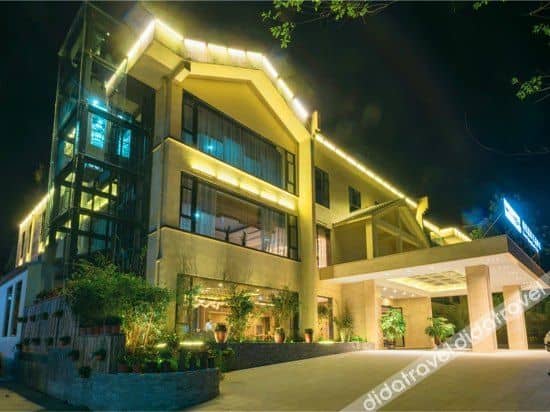 Linran Spring Holiday Hotel near The PandaVally