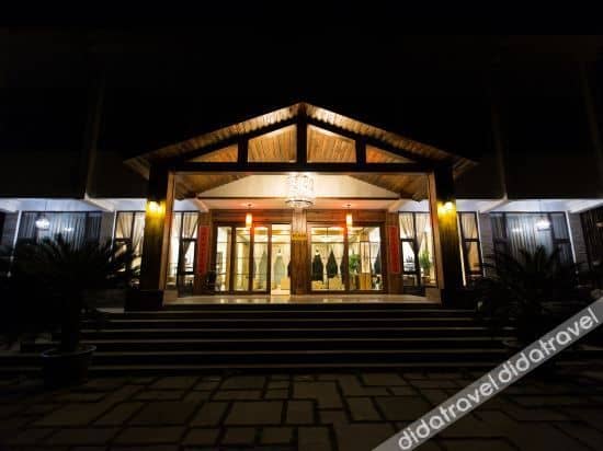 Tongqu Yinquan Hot Spring Resort