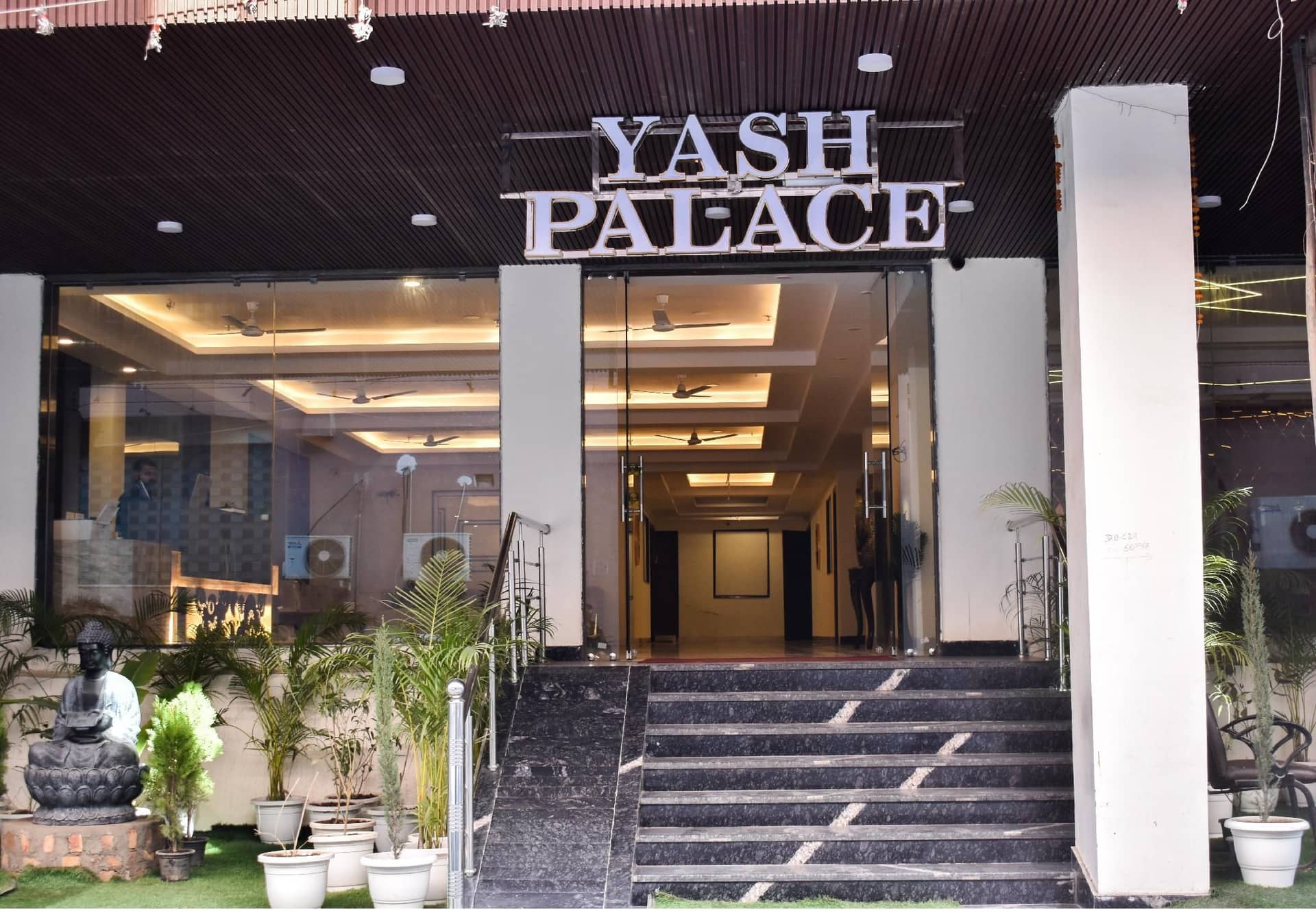 Hotel Yash  Palace