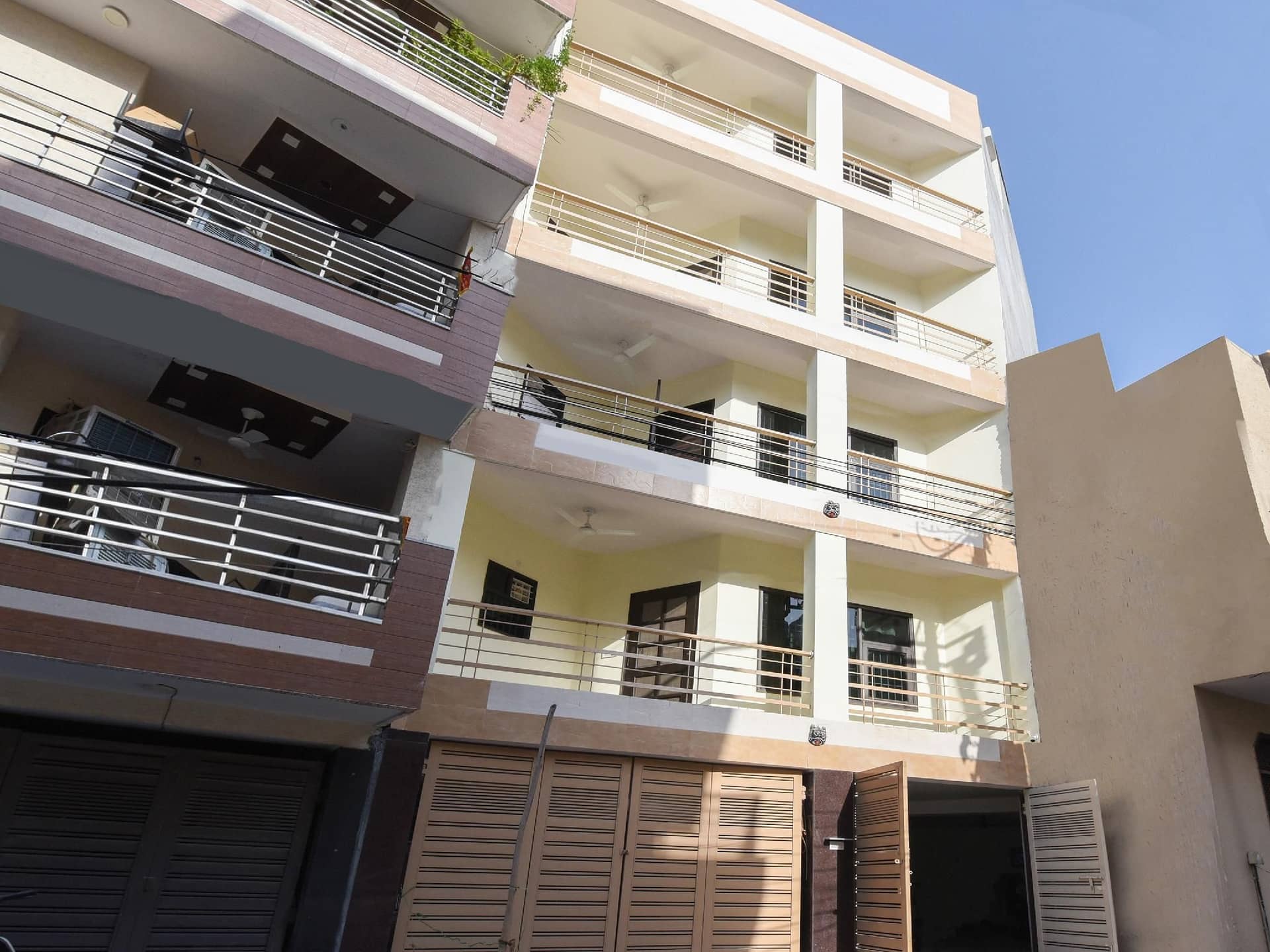 OYO Club Residency Near Tdi Mall