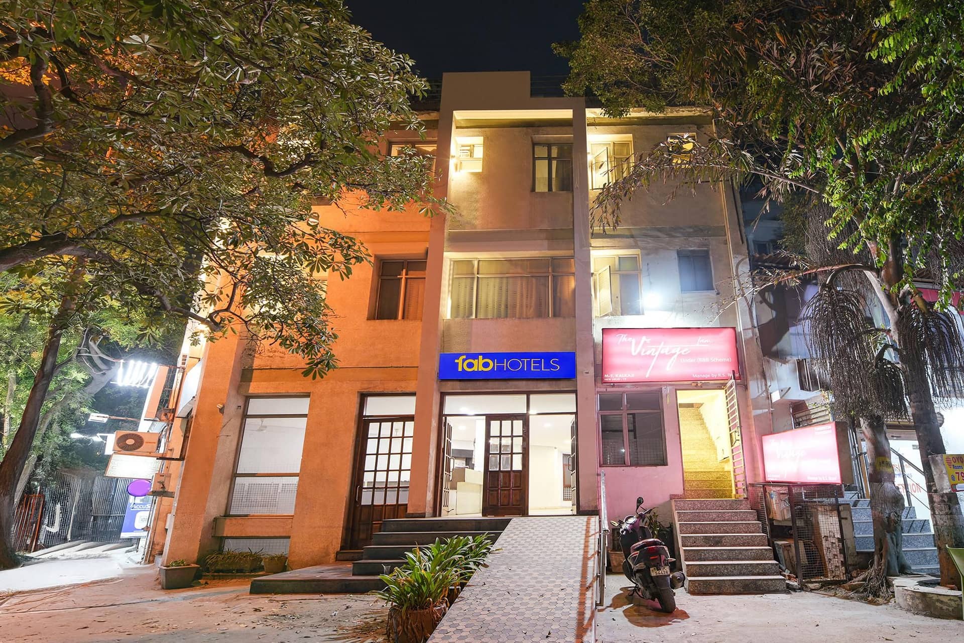 FabHotel Vintage Inn