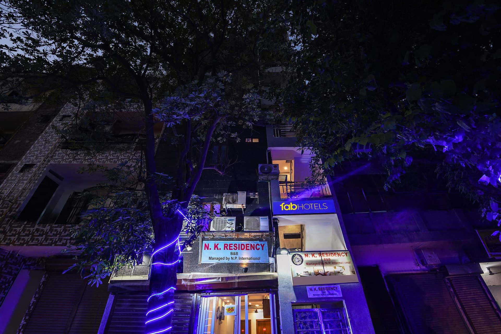 FabHotel NP International