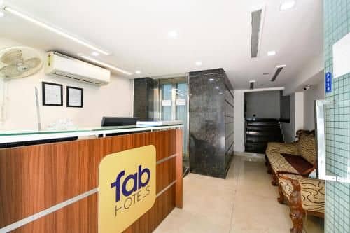 FabHotel Just Inn - Nr. Lajpat Nagar Market