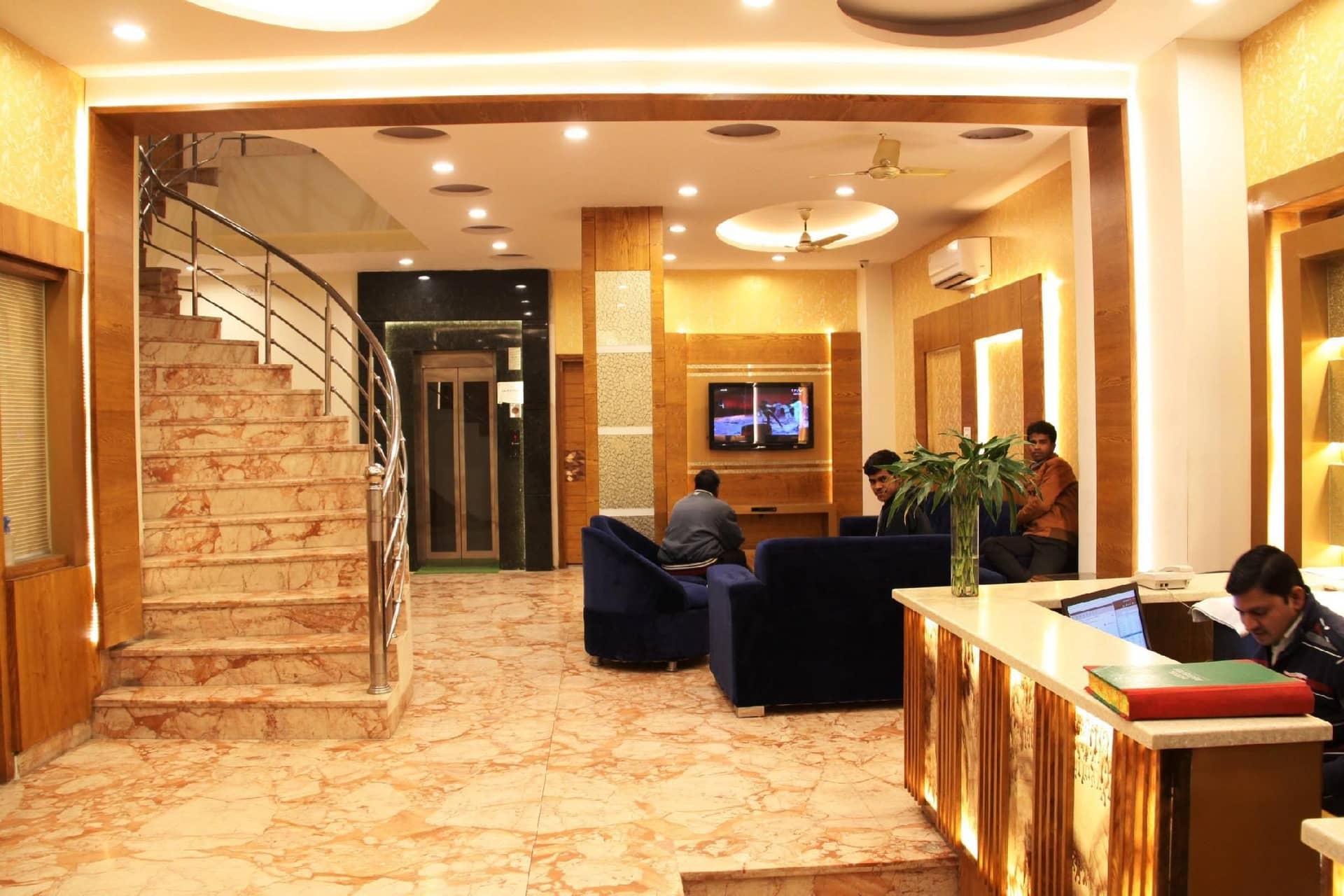 Hotel Golden Oasis Delhi Hotel Golden Oasis Delhi