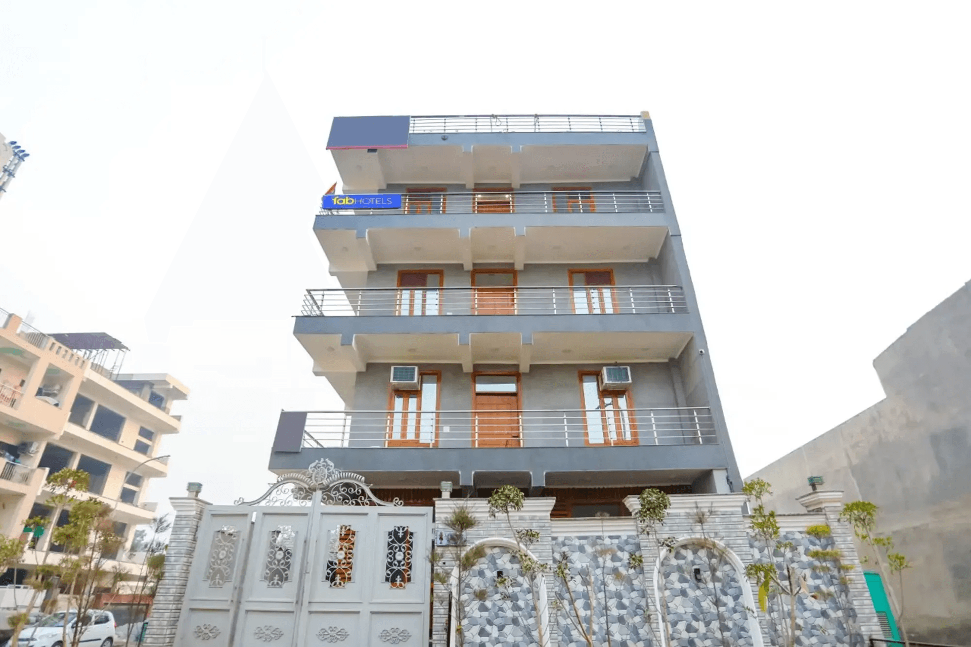 FabHotel Signature Inn I
