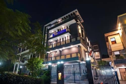 Townhouse Sector 30 Near Botanic Garden of Indian Republic Townhouse Sector 30 Near Botanic Garden of Indian Republic
