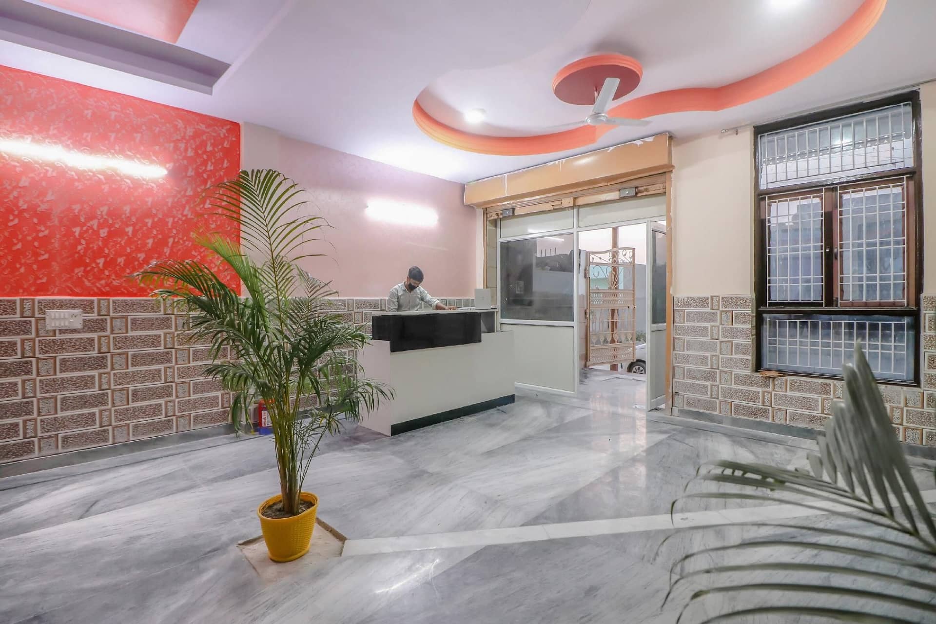 Hotel O Primrose Hotel's Near Noida Sector 76 Metro Station