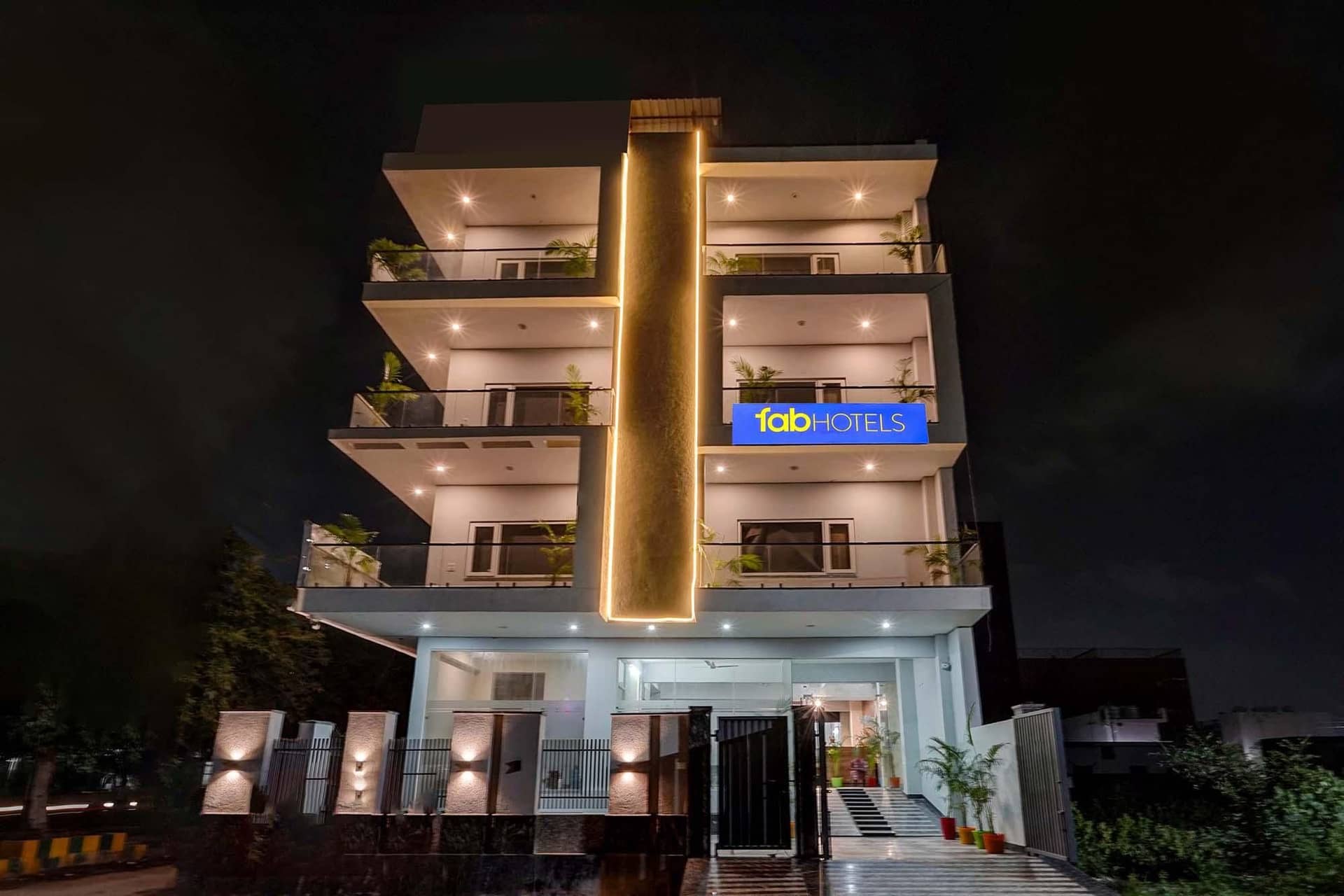 FabHotel The Glampoint