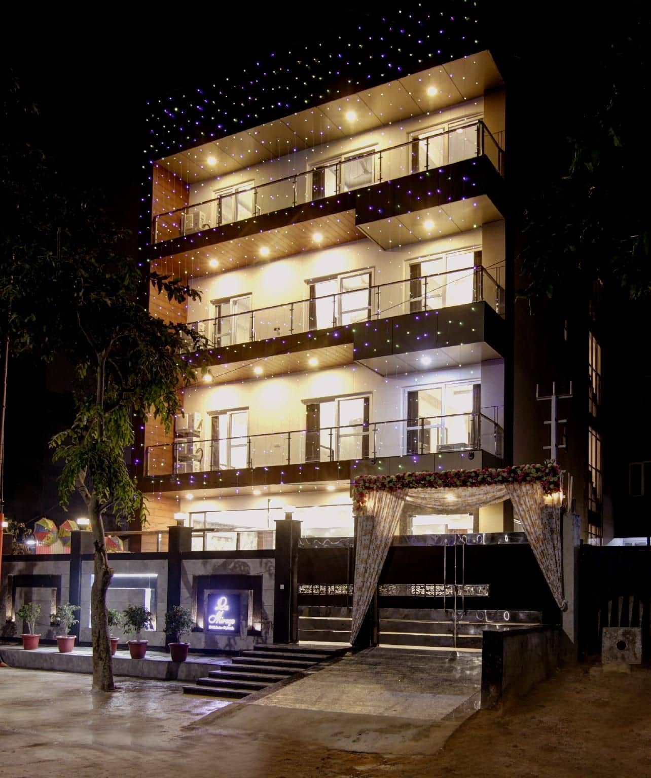 Hotel La Mirage Noida