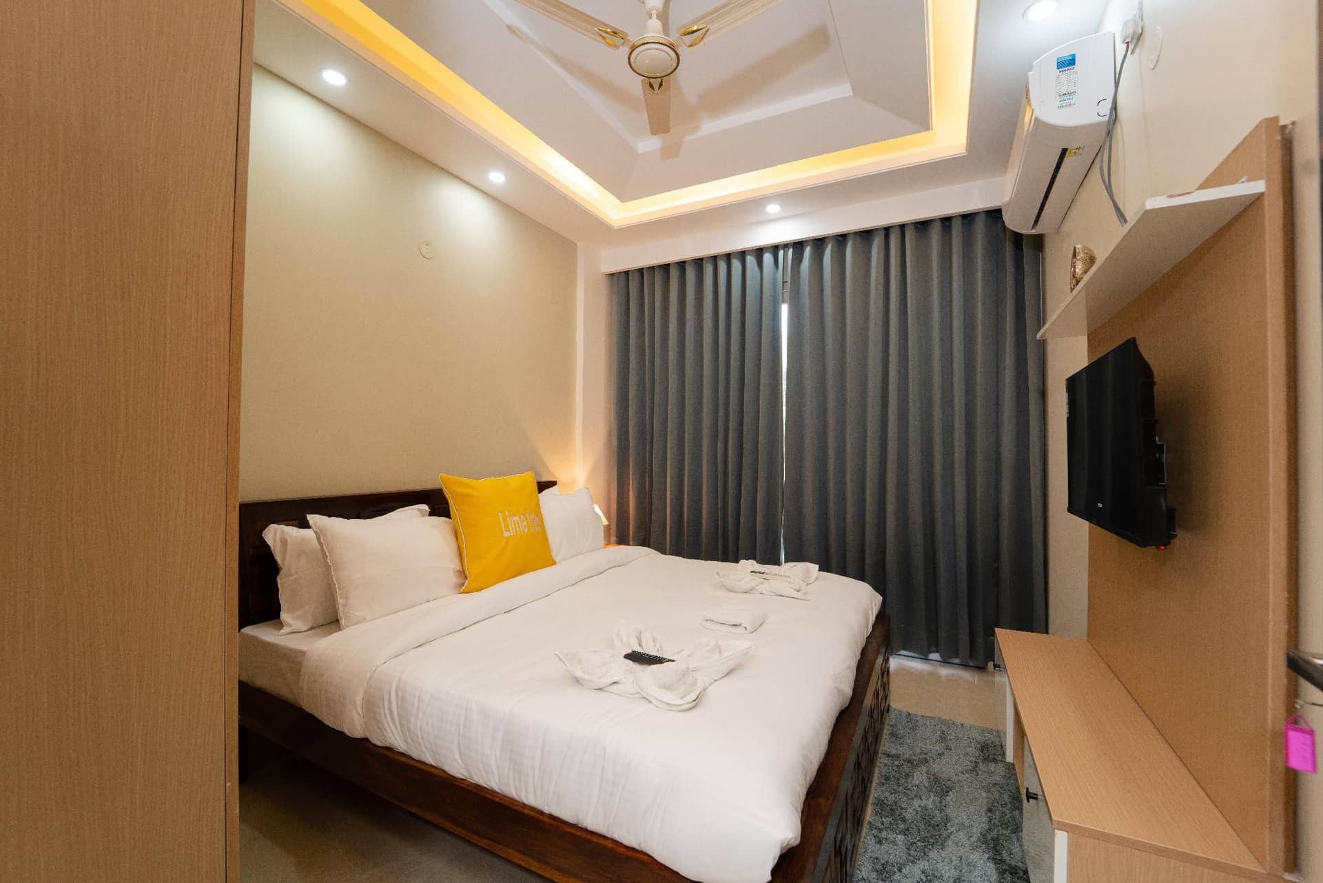 Lime Tree 2 Bhk Serviced Apartment Golf Course