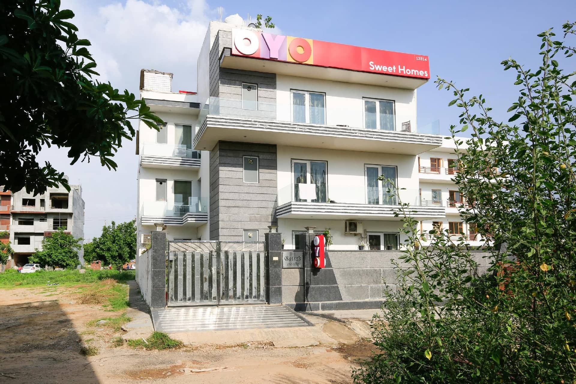Hotel O Lotus