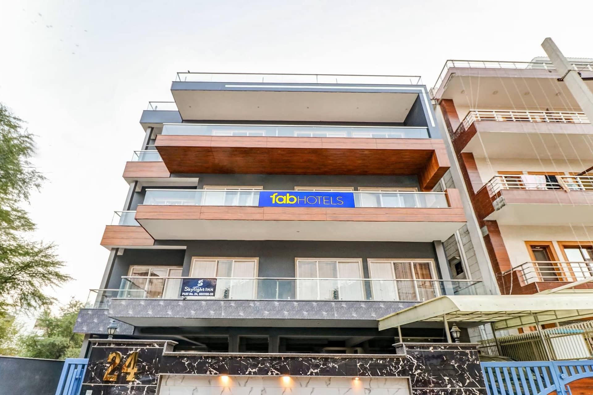 FabHotel Sky Rise Inn