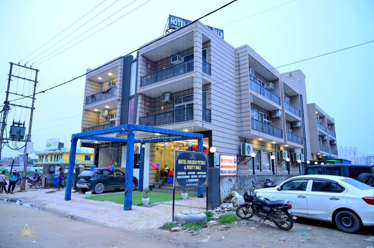 โรงแรมโกลเด้นเพทอลส์แอนด์แบงเควท โรงแรมโกลเด้นเพทอลส์แอนด์แบงเควท