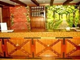 Pinoy Pamilya Hotel
