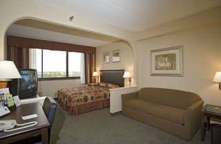 Comfort Suites Airport & Cruise Port Comfort Suites Airport & Cruise Port