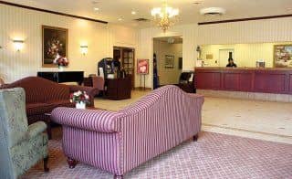 Howard Johnson Inn & Suites-Toronto East