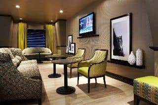 Hampton Inn & Suites Montreal