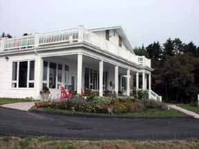 Econo Lodge & Suites