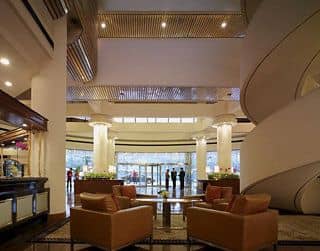 Shangri-La Golden Flower Hotel