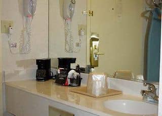 Quality Inn Rochester Airport