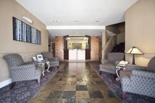 Econo Lodge - Canmore Mountain Lodge
