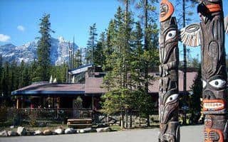 Sunwapta Falls Rocky Mountain Lodge