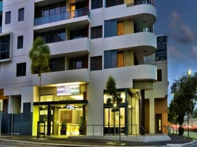Meriton Serviced Apts Danks St Waterloo Meriton Serviced Apts Danks St Waterloo