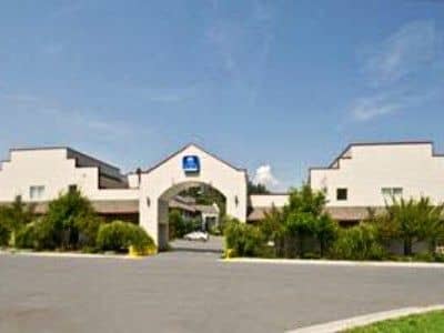 Canadas Best Value Inn And Suites