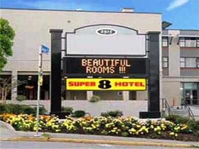 Super 8 Victoria