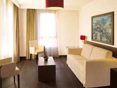 Residhome Appart Hotel Paris-Guyancourt Residhome Appart Hotel Paris-Guyancourt