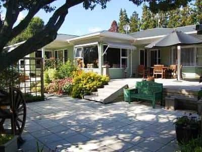 Whakatane Homestay Leaburn Farm