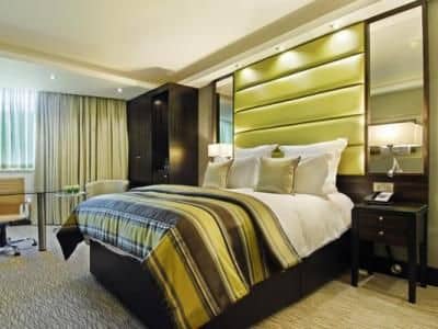 Marble Arch By Montcalm
