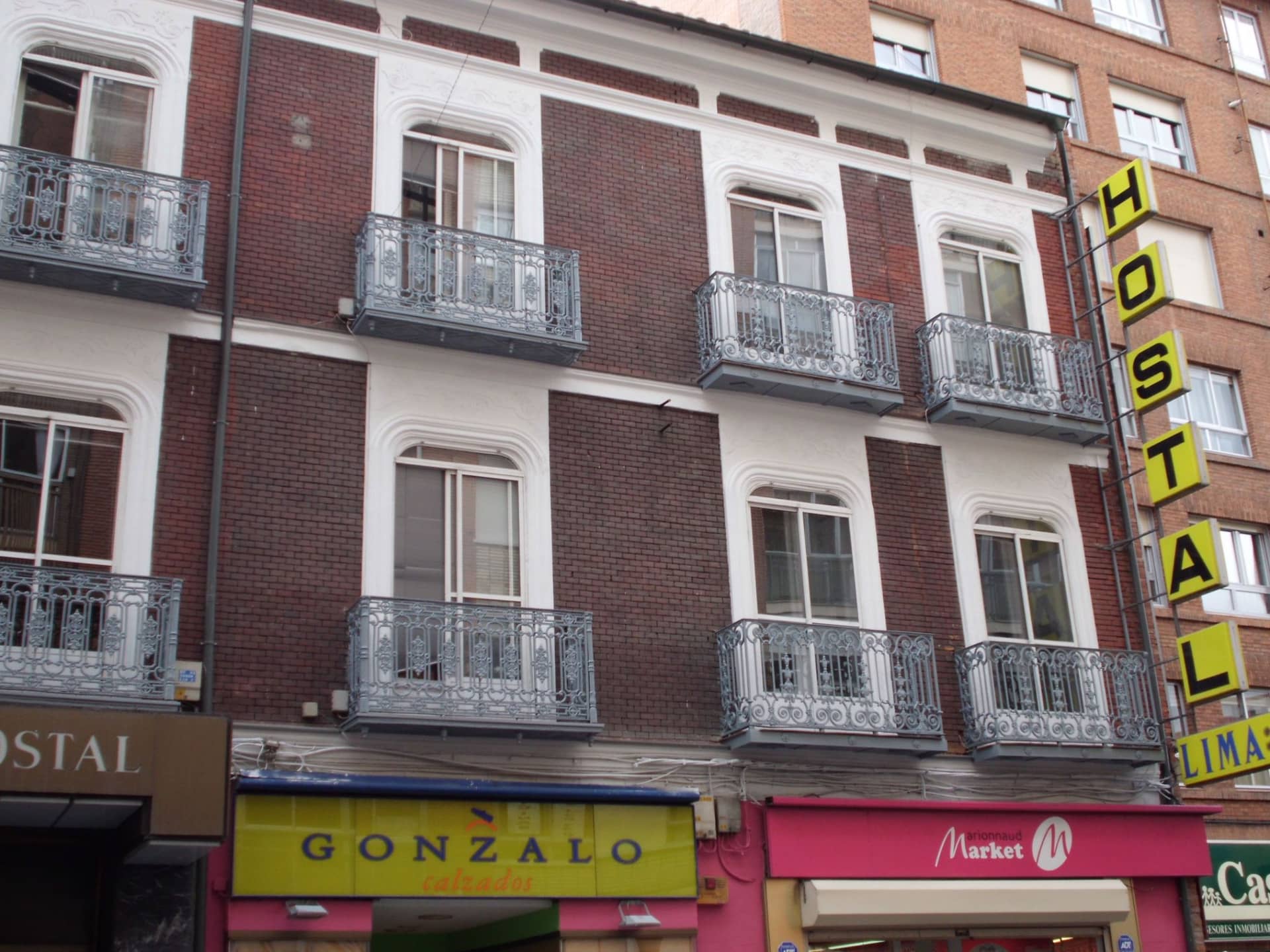 HOSTAL LIMA