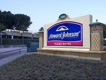 HOWARD JOHNSON PLAZA