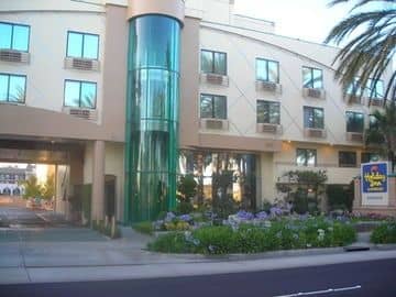 HOLIDAY INN EXPRESS ANAHEIM MAINGATE