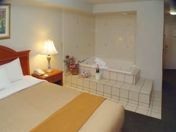 EXPRESS BY HOLIDAY INN EXPRESS BY HOLIDAY INN