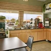 DAYS INN AND SUITES PALMDALE/LANCASTER DAYS INN AND SUITES PALMDALE/LANCASTER