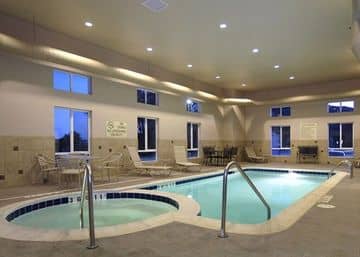 COMFORT INN & SUITES PARACHUTE