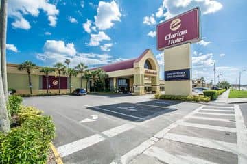 CLARION HOTEL & CONFERENCE CTR