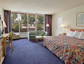 Ramada Inn Miami Airport North - Hialeah Ramada Inn Miami Airport North - Hialeah