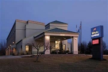 HOLIDAY INN EXPRESS & SUITES