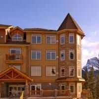 Falcon Crest Lodge