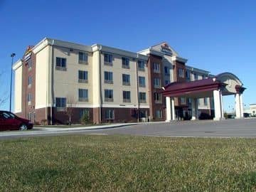 HOLIDAY INN EXPRESS HOTEL & SUITES GRAND FORKS