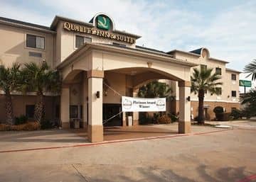 QUALITY INN & SUITES QUALITY INN & SUITES