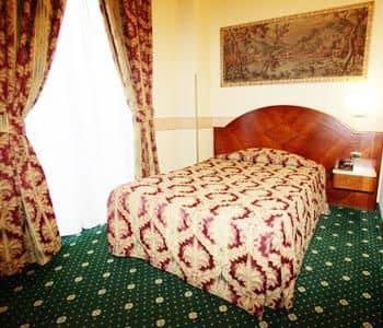 King - Mokinba Hotels