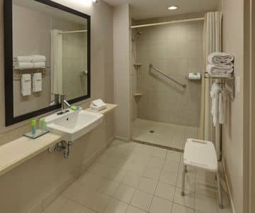 Radisson Hotel & Suites Fallsview Radisson Hotel & Suites Fallsview