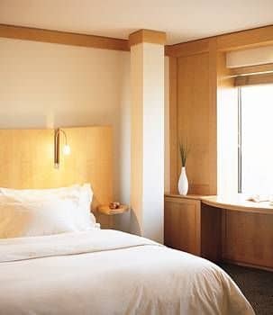 ALT Hotel Quebec