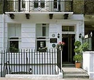 Glynne Court Hotel