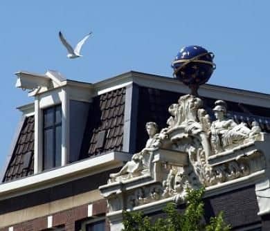 Ambassade Hotel