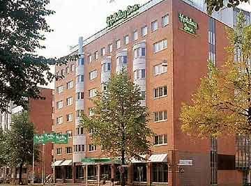 HOLIDAY INN